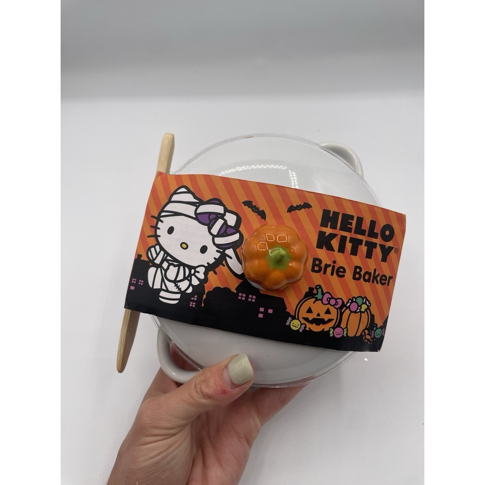 Hello‎ Kitty Brie Baker Halloween Pumpkin Candy Pattern White Ceramic NEW